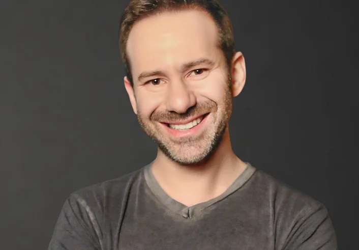 온리팬스 오너 레오니드 라드빈스키 사망: 43세 억만장자의 생애와 온리팬스의 미래 관련 이미지